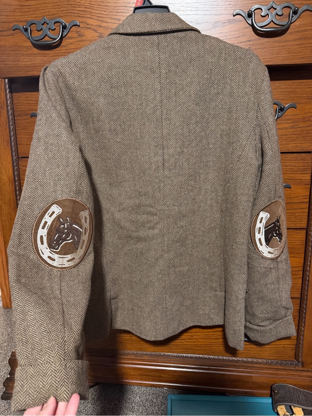 Rodeo Quincy Holman Embroidered Brown Herringbone Women's Blazer and Shorts - Picture 8 of 8